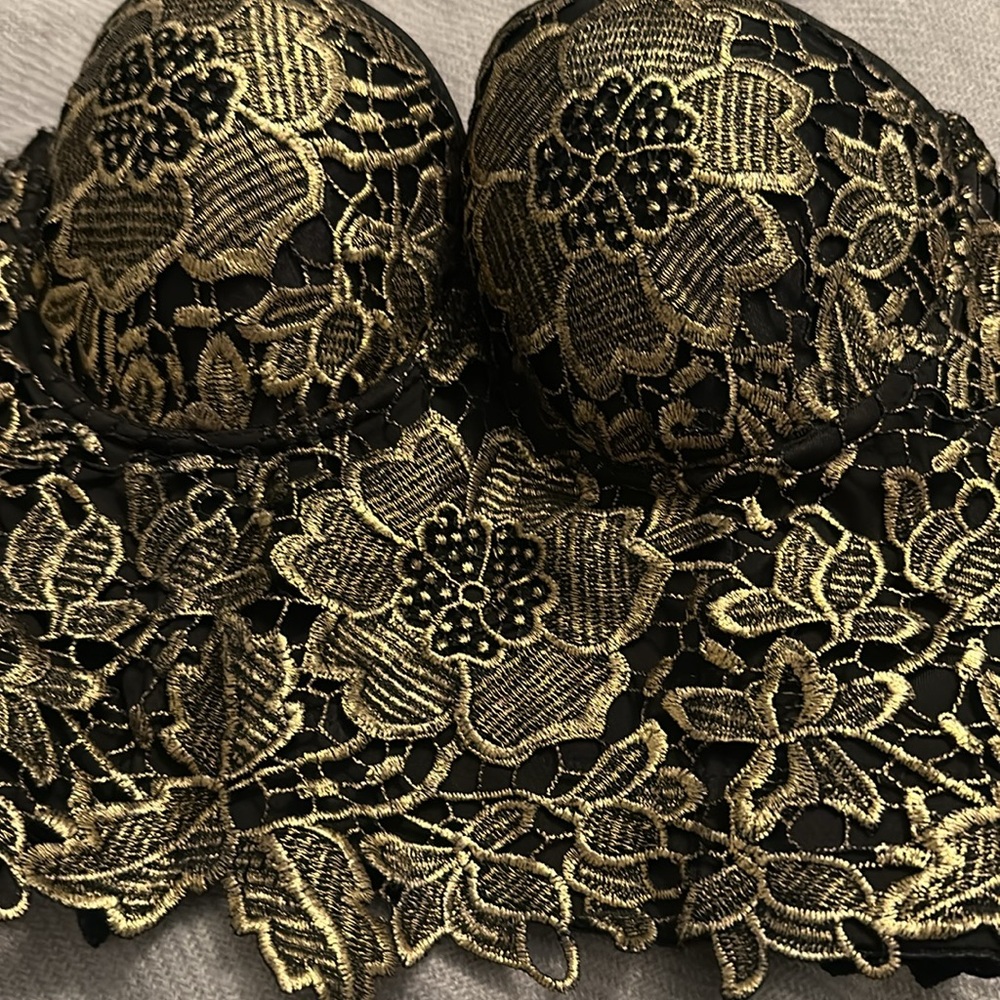 LYDIA USA MEDIUM CORSET CROP TOP GOLD AND BLACK